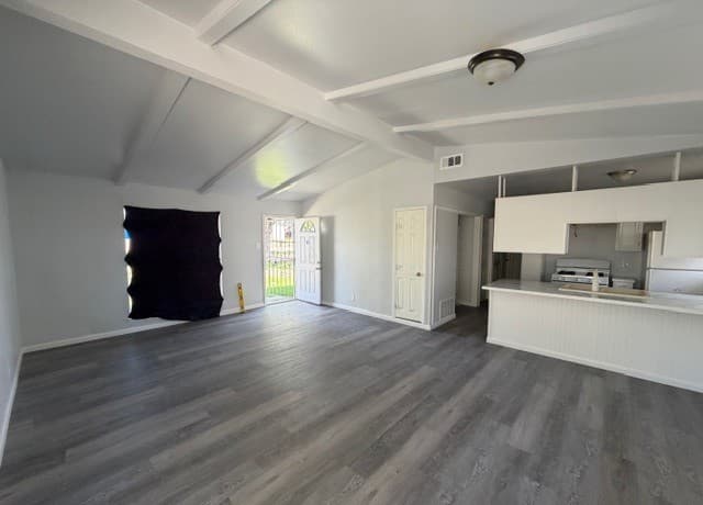 3-bedroom rental at 4843 Castle Shield in San Antonio, TX — photo 4