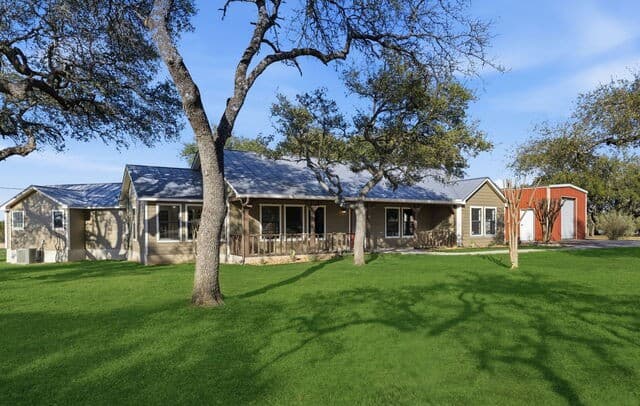 5-bedroom rental at 102 Winchester in Bergheim TX