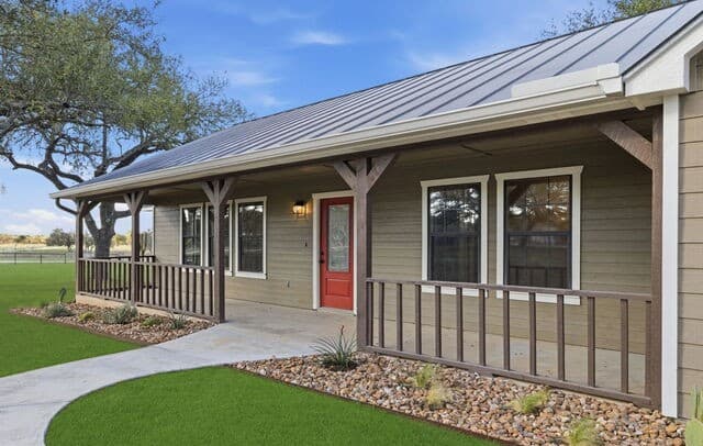 5-bedroom rental at 102 Winchester in Bergheim, TX — photo 3