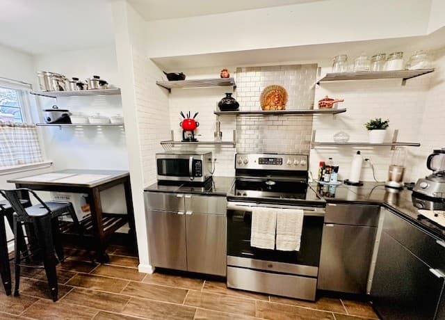1-bedroom rental at 7930 Roanoke Run Unit 606 in San Antonio, TX — photo 4