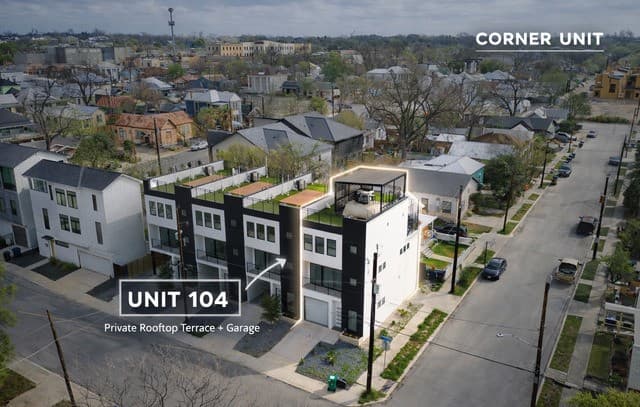 3-bedroom rental at 308 S Mesquite Unit 104 in San Antonio, TX — photo 1