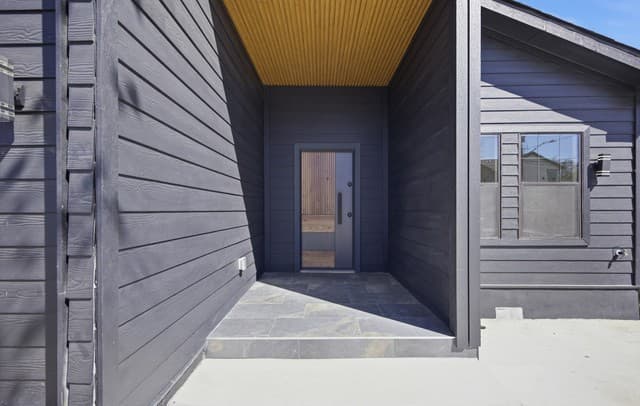 3-bedroom rental at 1515 Lamar in San Antonio, TX — photo 3