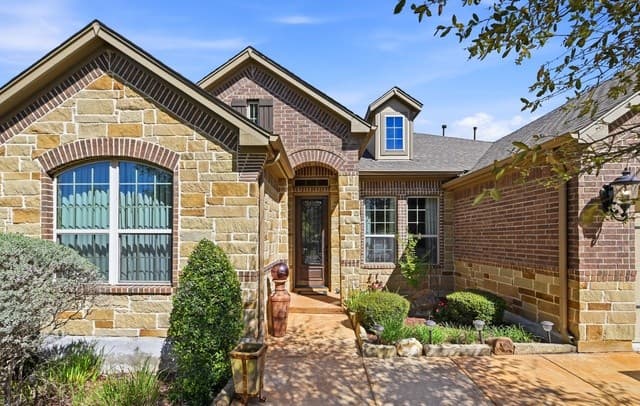 3-bedroom rental at 28910 Fairs Gate in Boerne, TX — photo 2