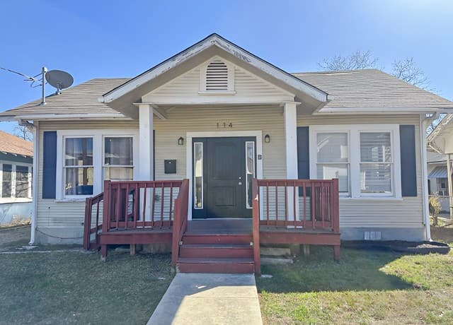 3-bedroom rental at 114 Yale in San Antonio, TX — photo 1