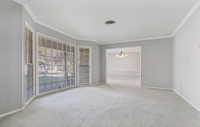 3-bedroom rental at 7506 Robin Rest in San Antonio, TX — photo 4