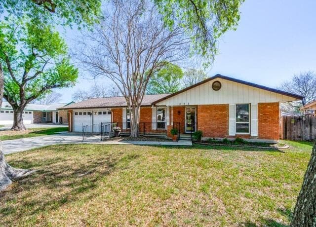 3-bedroom rental at 302 Cordoba in Universal City, TX — photo 3