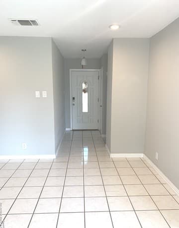 3-bedroom rental at 5511 Eaglewood St in San Antonio, TX — photo 3