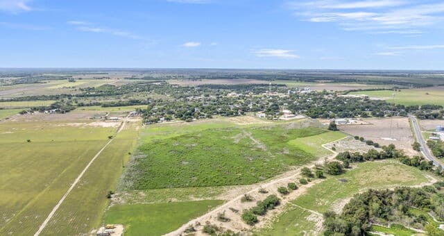 rental at 000 Old LaCoste-Castroville Rd in LaCoste, TX — photo 5