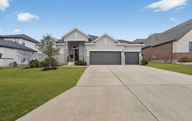 Home for sale at 164 Jereth Crossing in Castroville, TX — photo 2