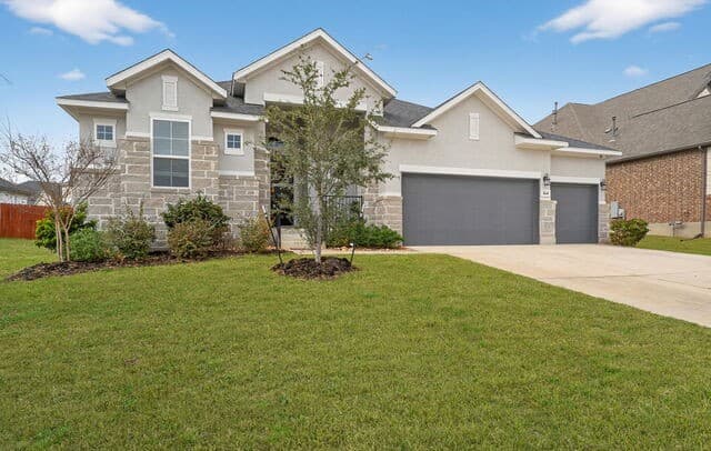 Home for sale at 164 Jereth Crossing in Castroville, TX — photo 3