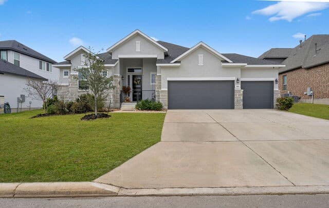 Home for sale at 164 Jereth Crossing in Castroville, TX — photo 4