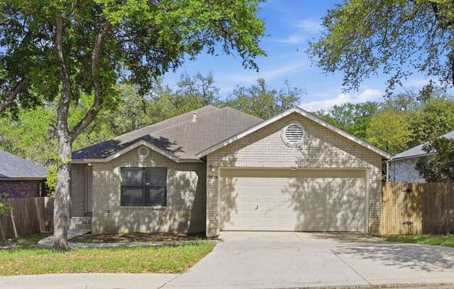 3-bedroom rental at 15824 Lomita Springs in San Antonio, TX — photo 1