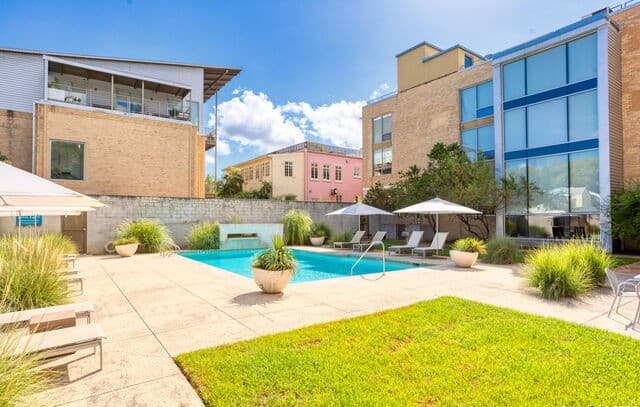 2-bedroom rental at 1115 S Alamo St Unit 3204 in San Antonio, TX — photo 1