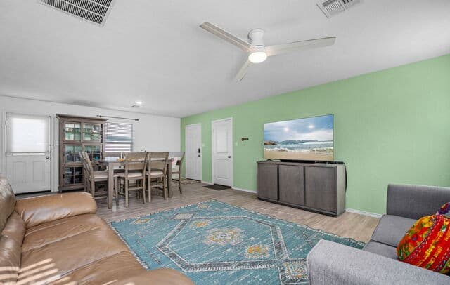 3-bedroom rental at 4118 Southton Tarn in San Antonio, TX — photo 2