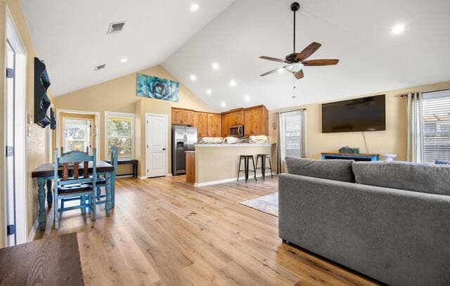 2-bedroom rental at 1306 Live Oak in Spring Branch, TX — photo 4