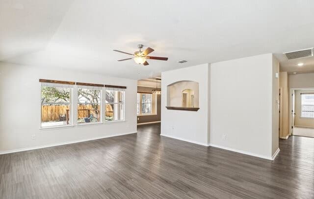 3-bedroom rental at 10723 Kobort in Helotes, TX — photo 2