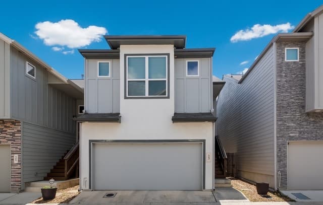 3-bedroom rental at 6446 Babcock Rd Unit 23 in San Antonio, TX — photo 1