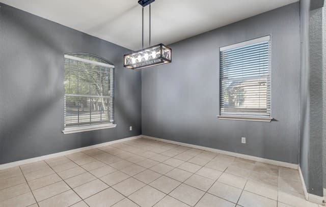 3-bedroom rental at 6523 Luckey Square in San Antonio, TX — photo 5