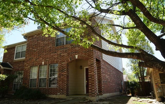 3-bedroom rental at 7203 Snowden in San Antonio, TX — photo 2