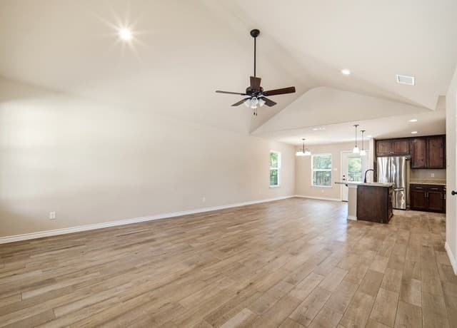 3-bedroom rental at 1530 Bob White Dr in Spring Branch, TX — photo 3