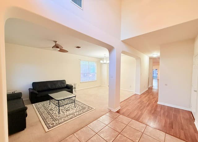 4-bedroom rental at 20630 Cliff Park in San Antonio, TX — photo 2