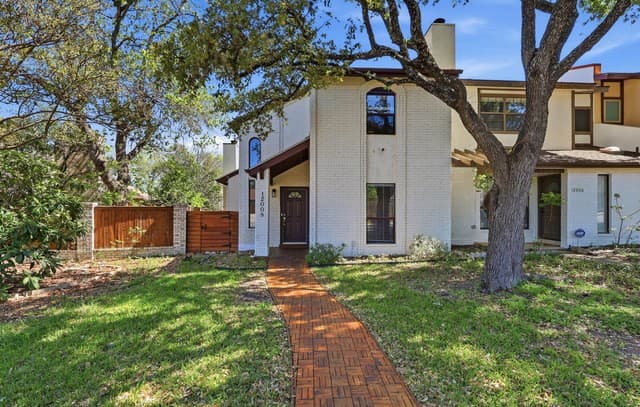 3-bedroom rental at 12008 Vista Nogal St in San Antonio, TX — photo 1