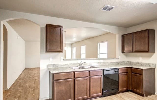 3-bedroom rental at 7607 Millchase in San Antonio, TX — photo 1