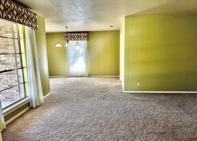 4-bedroom rental at 11627 Whisper Dew in San Antonio, TX — photo 4