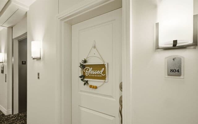 1-bedroom rental at 215 N Center Unit 804 in San Antonio, TX — photo 4