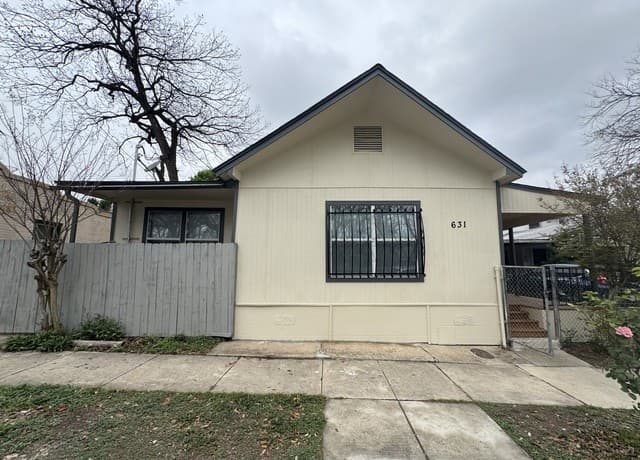 4-bedroom rental at 631 E Mistletoe in San Antonio, TX — photo 5