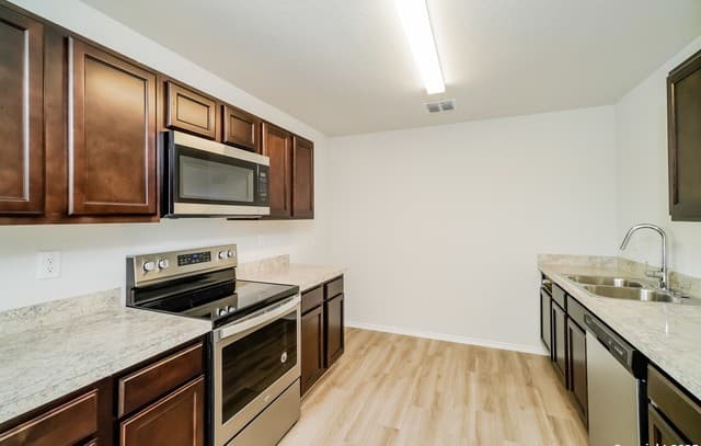 3-bedroom rental at 10418 Clearwater Way in San Antonio, TX — photo 5