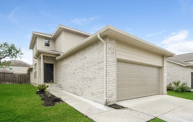 3-bedroom rental at 10506 Apple Pie in San Antonio, TX — photo 2