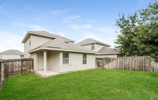 3-bedroom rental at 10506 Apple Pie in San Antonio, TX — photo 3