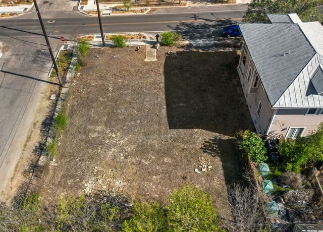 rental at 602 Nolan Street in San Antonio, TX — photo 5