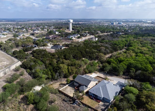 rental at 0 Utopia in Selma, TX — photo 2