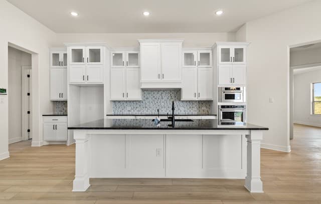 3-bedroom rental at 241 Stone Loop in Castroville, TX — photo 3