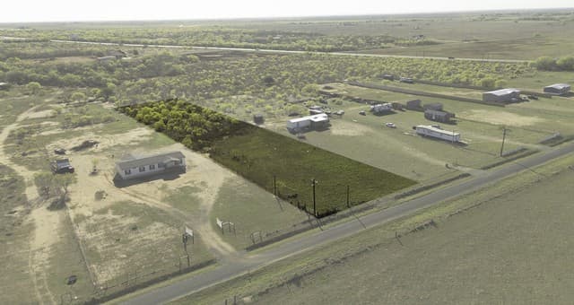 rental at 250 Foster in Pleasanton, TX — photo 2