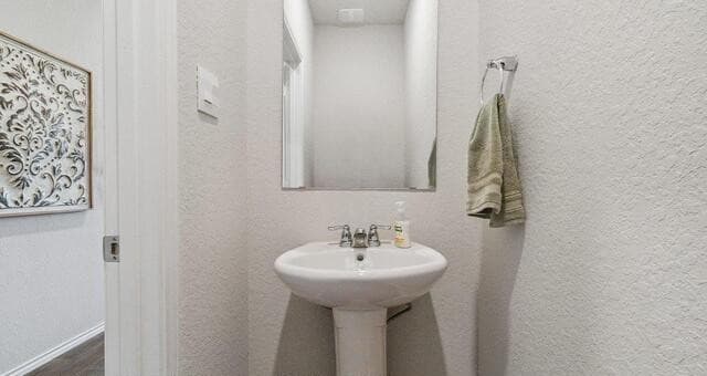 4-bedroom rental at 6031 Granite Quarry in San Antonio, TX — photo 3