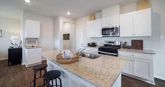 4-bedroom rental at 6003 Granite Quarry in San Antonio, TX — photo 4