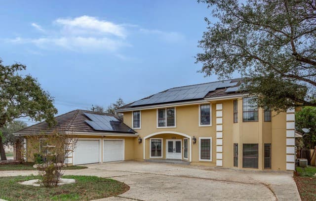 4-bedroom rental at 3915 Creek Point in San Antonio, TX — photo 1