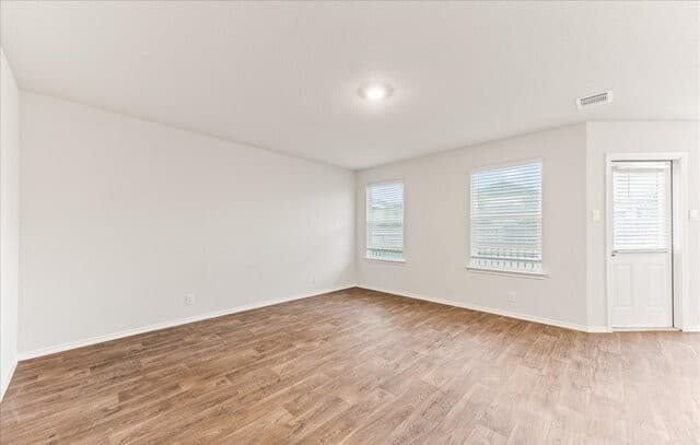 4-bedroom rental at 1149 Barn Swallow Way in San Antonio, TX — photo 5