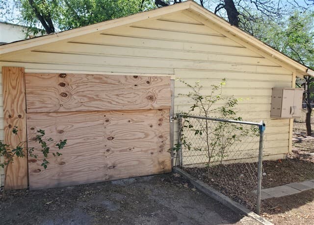 4-bedroom rental at 114 Thompson Place in San Antonio, TX — photo 5