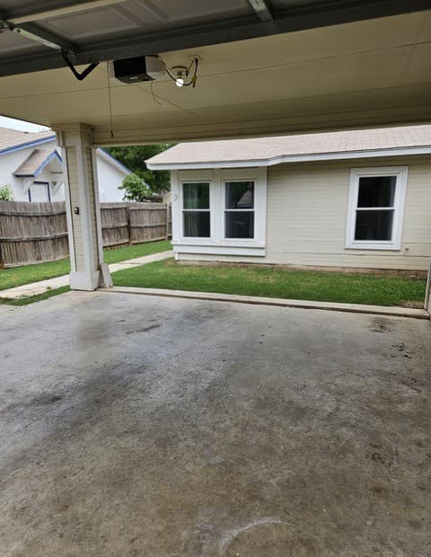 2-bedroom rental at 11750 Spring Life in San Antonio, TX — photo 2