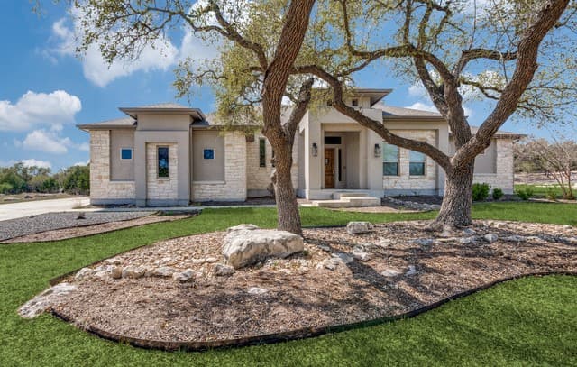 4-bedroom rental at 230 Sabella in Spring Branch, TX — photo 2