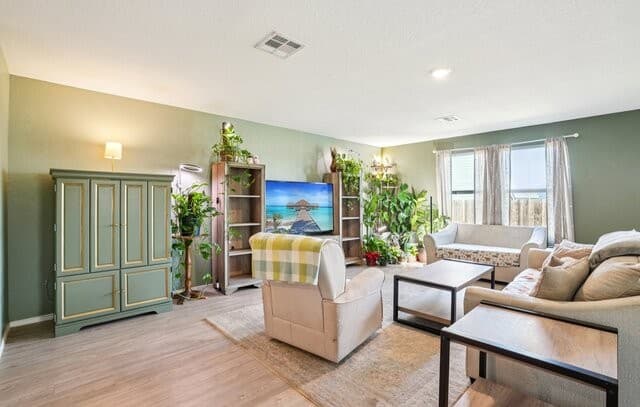 4-bedroom rental at 13118 Levi Ter in San Antonio, TX — photo 4