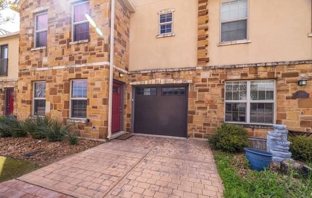 2-bedroom rental at 1113 Paniolo Dr in Boerne, TX — photo 3