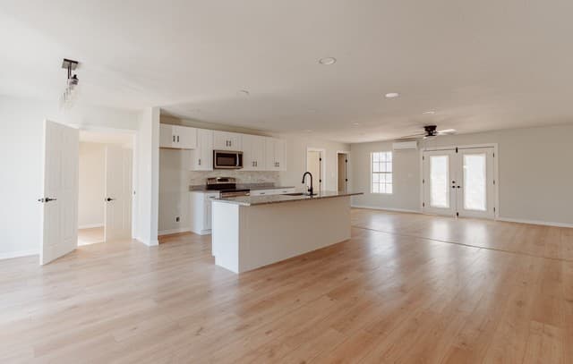 4-bedroom rental at 115 Huxley Dr in San Antonio, TX — photo 5