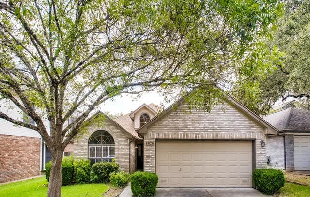 3-bedroom rental at 8826 Lost Woods in San Antonio, TX — photo 1