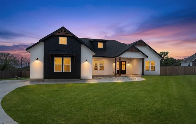 4-bedroom rental at 1090 Pegasus in Spring Branch, TX — photo 1