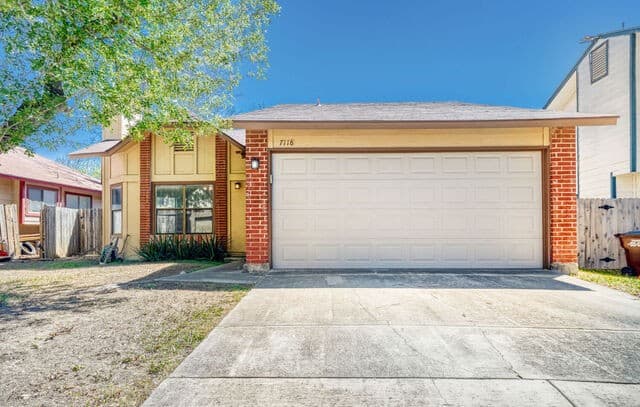3-bedroom rental at 7118 Western Trail in San Antonio, TX — photo 2